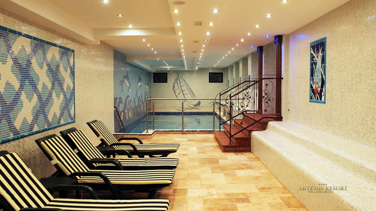 Artemis Resort Wellness Hotel Štúrovo Extérieur photo